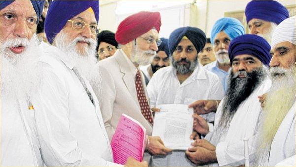 THE MASAND COMBINE:  Representatives of the Sant-Samaj (Dhumma, Randhawa, Sukhchain Brahmpura) and the ruling Badal Regime presenting a letter to the Election Commision
