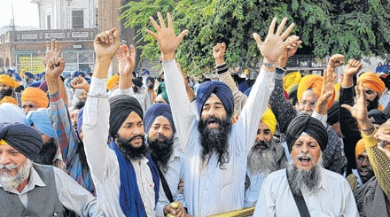 Sikhs protesting Advani's Visit to Sri Dabar Sahib
