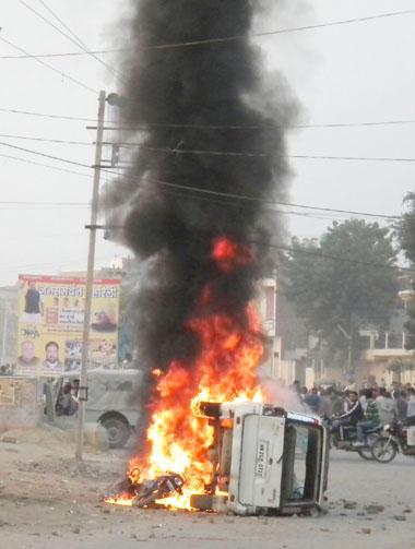 Sikh Vehicles Torched by Sirsa Cultists